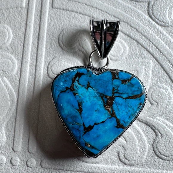 Elegant Blue Moon Turquoise Pendant Heart Natural Polished Stone Silver Tone - Picture 2 of 11
